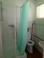 Táborhelyszín, Pilismarót Ifjúsági Tábor, üdülőházak fürdőszoba